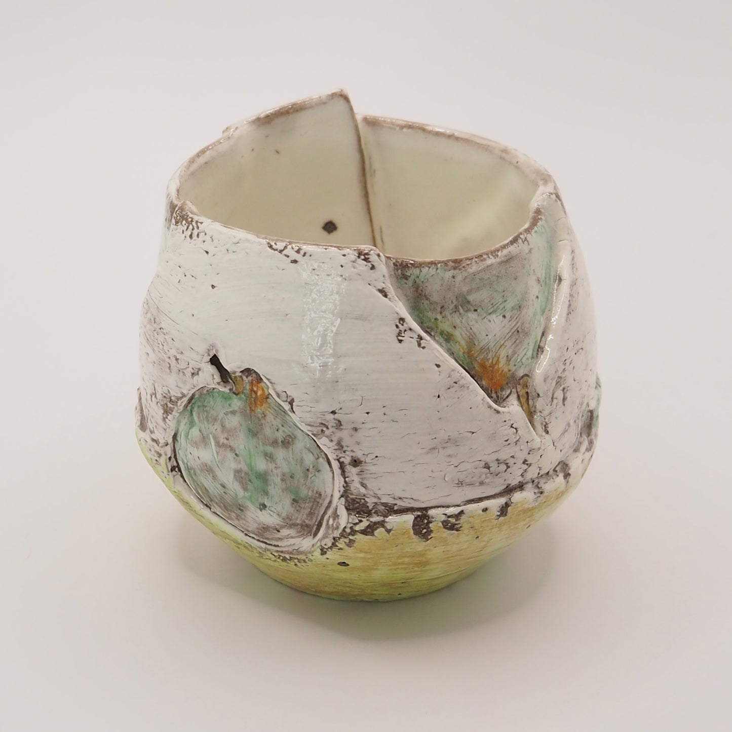 大畠穏さんのマグカップ「pear(洋なし)」(粉引・絵付け・貼合わせ)