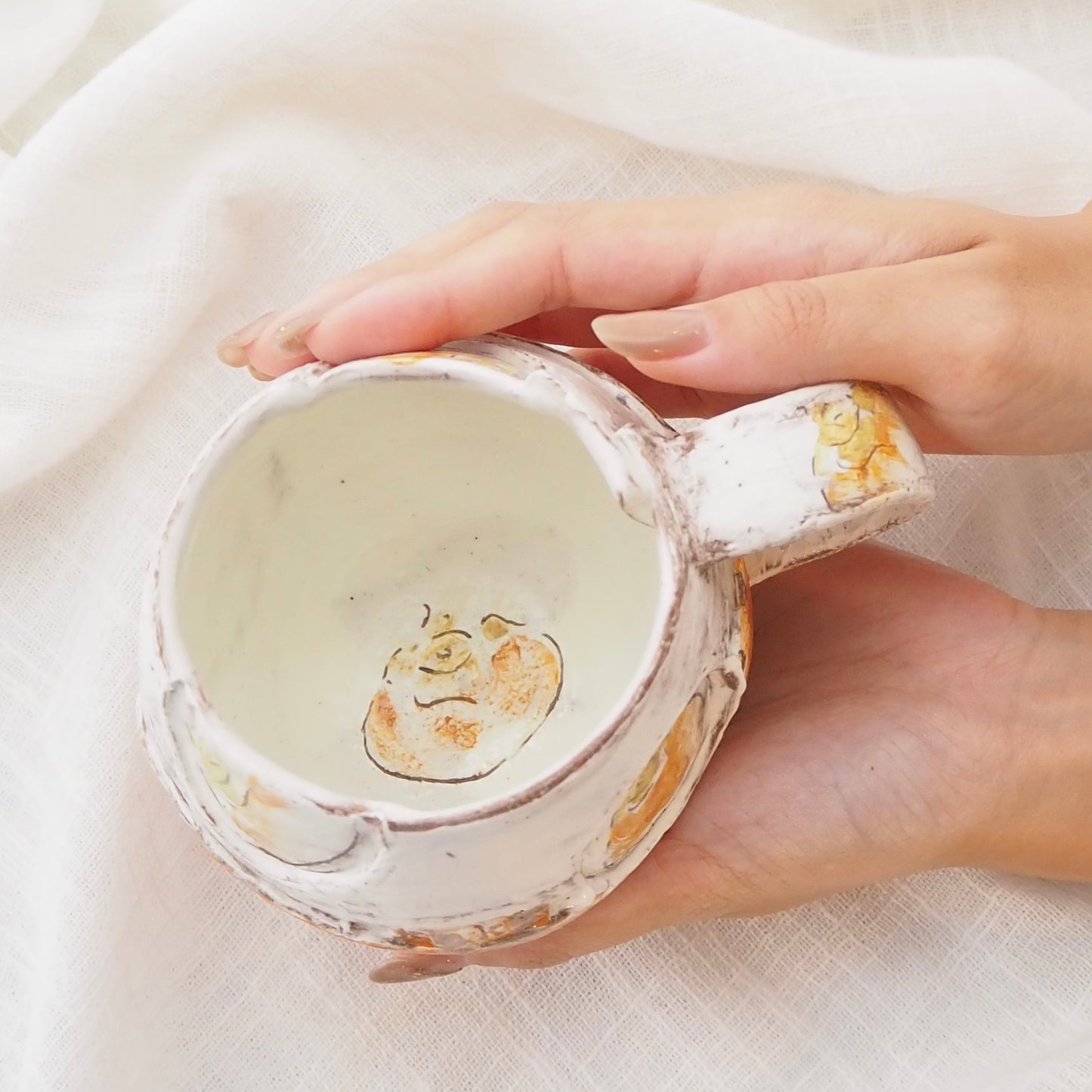 大畠穏さんのマグカップ「kaki(かき)」(粉引・絵付け・貼合わせ)