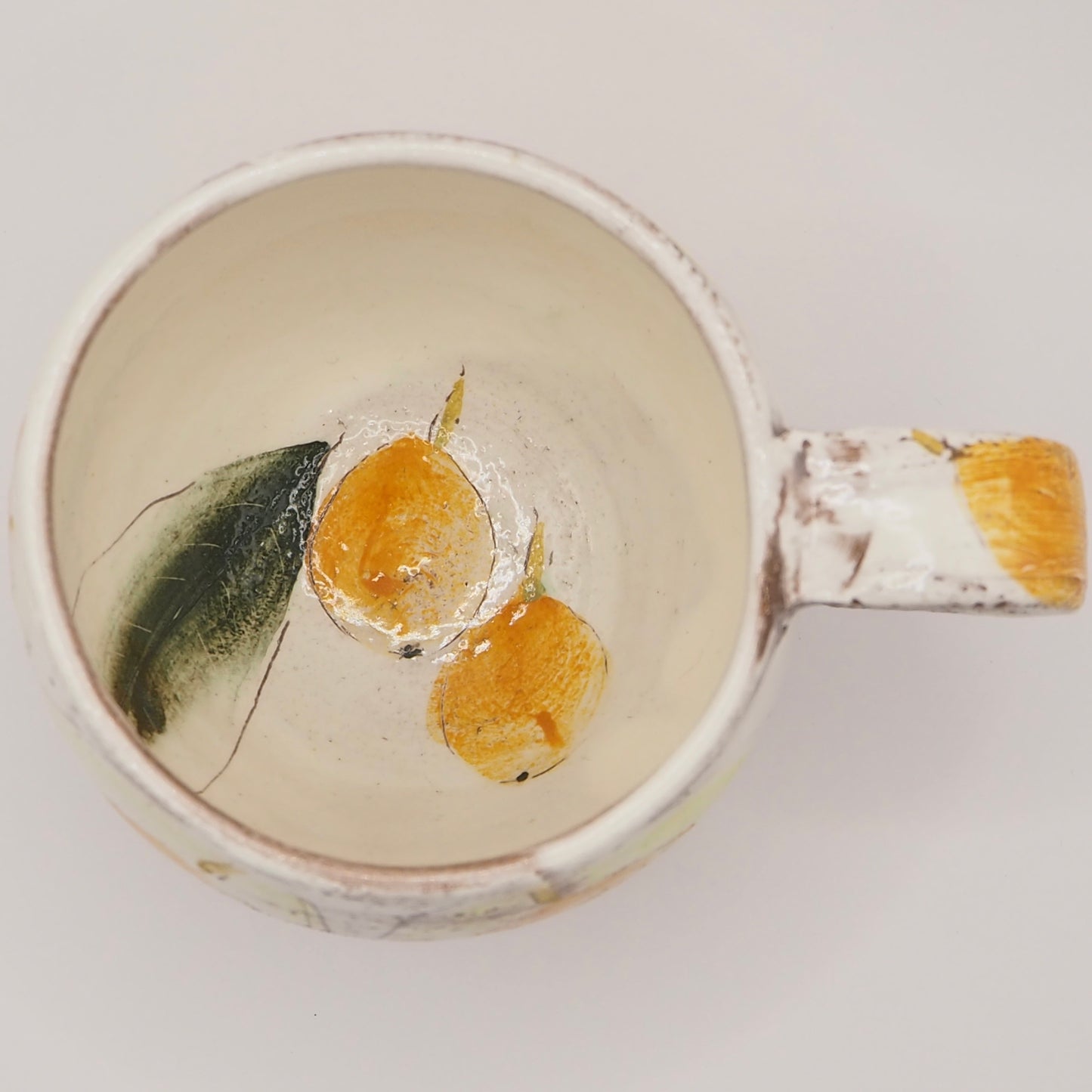 大畠穏さんのマグカップ「biwa(ビワ)」(粉引・絵付け)