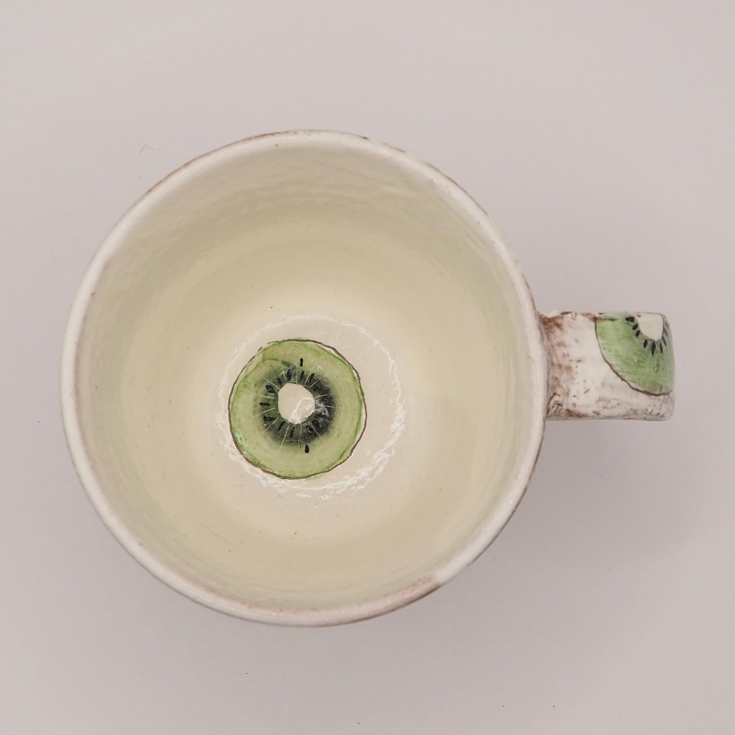 大畠穏さんのマグカップ「kiwi(キウイ)」(粉引・絵付け)