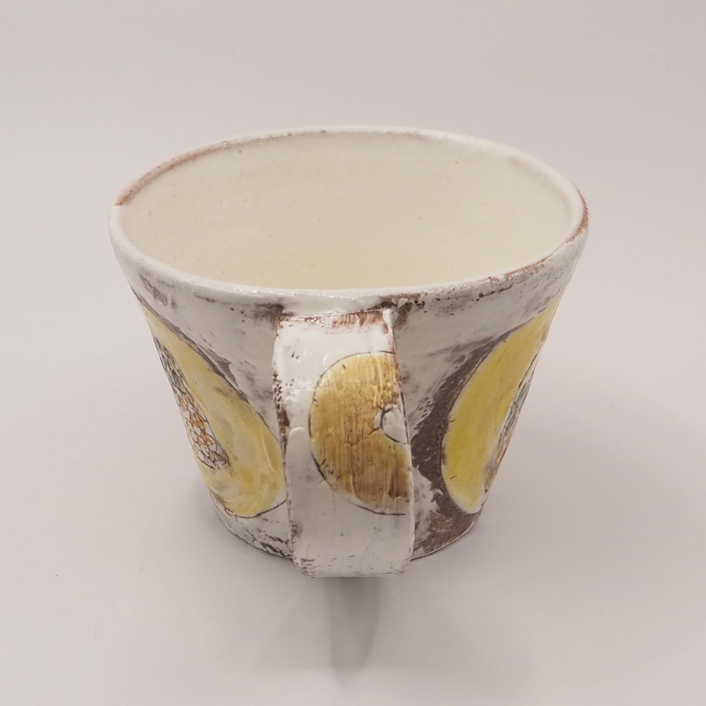 大畠穏さんのマグカップ「pineapple(パイナップル)」(粉引・絵付け)