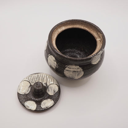 大畠穏さんの器 ポット「monotone pot」（刷毛目）