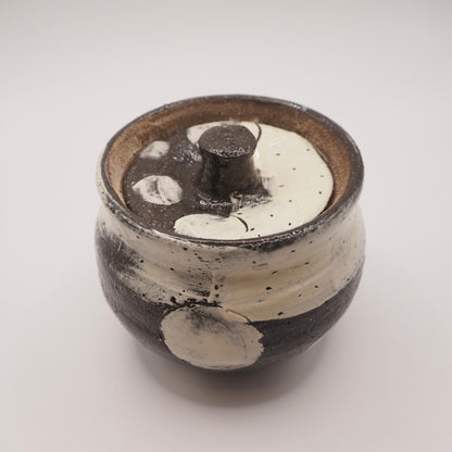 大畠穏さんの器 ポット「monotone pot」（刷毛目）