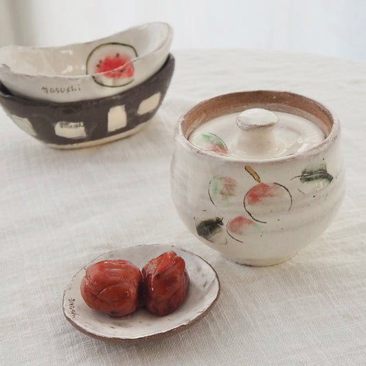 大畠穏さんの器 ポット「ume（ウメ）」（粉引・絵付け）